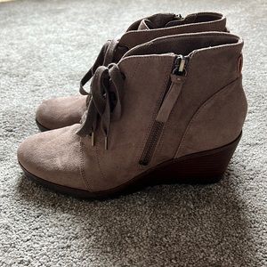 Women’s booties size 8